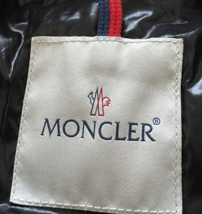 brand new Moncler Veyle puffer hooded jacket