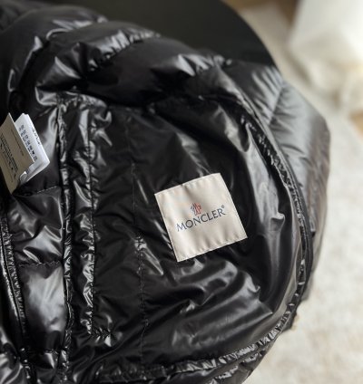 Moncler Acorus black jacket