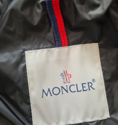 MONCLER AGAY SHORT DOWN JACKET