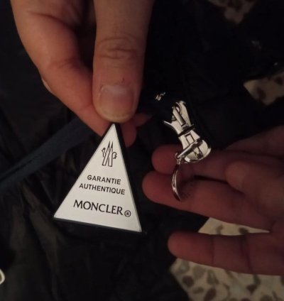 MONCLER AGAY SHORT DOWN JACKET