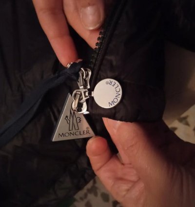 MONCLER AGAY SHORT DOWN JACKET