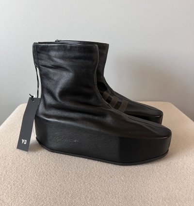 Adidas -3 Kyasu Overboot in Black Leather