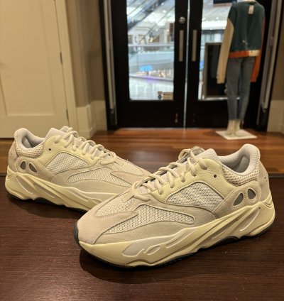 Adidas Yeezy Boost 700 Analog