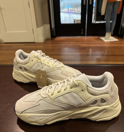 Adidas Yeezy Boost 700 Analog