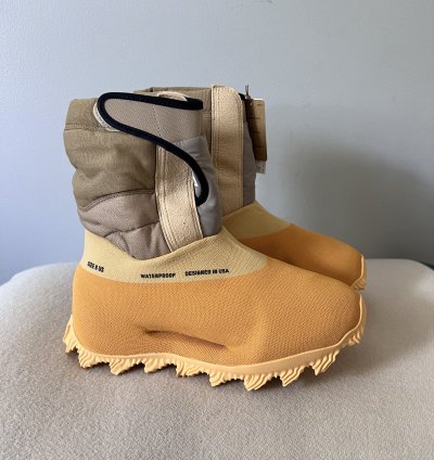 Adidas Yeezy Knit RNR Boot in Sulfur