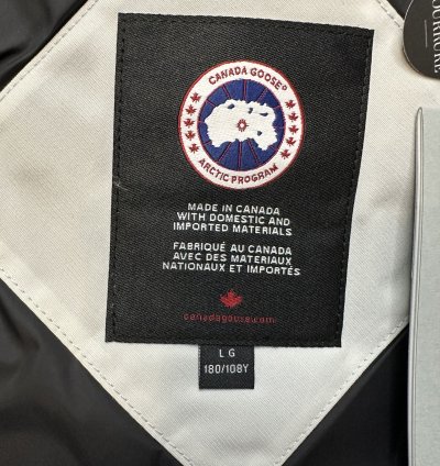 Canada Goose White Wyndham Men Jacket Fur Large Brand New