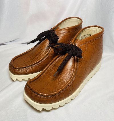 BAPE MANHUNT BROWN CROC SKIN 8 clarks bapesta sta