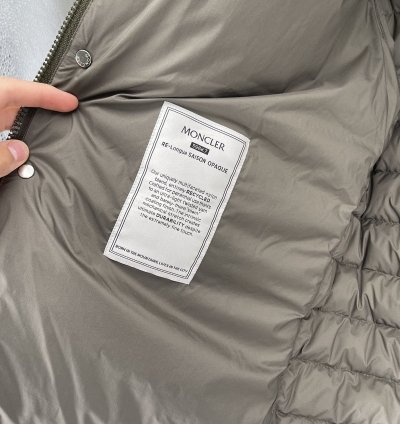 Moncler Fauscoum Jacket Size 2