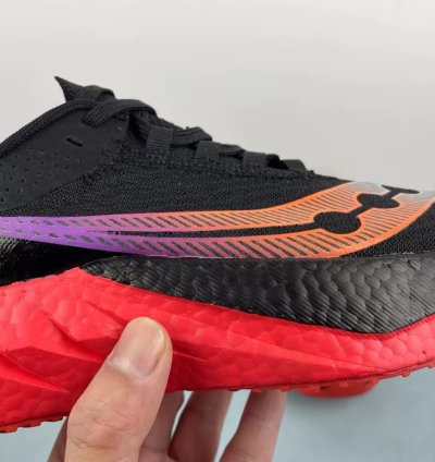 Saucony Endorphin Pro 4 black Vizired
