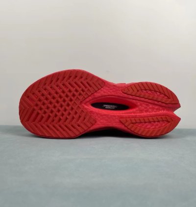 Saucony Endorphin Pro 4 black Vizired