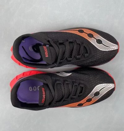 Saucony Endorphin Pro 4 black Vizired