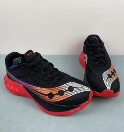 Saucony Endorphin Pro 4 black Vizired