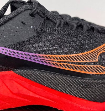 Saucony Endorphin Pro 4 black Vizired