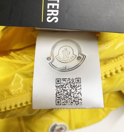 Moncler Maya mens puffer jacket yellow size 3 large