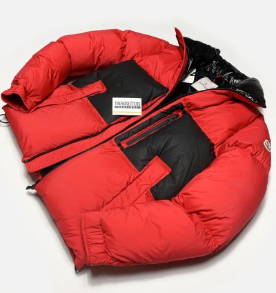 Moncler mens puffer jacket red size 3 Medium Black