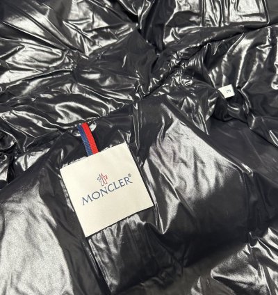 Moncler Sanbesan Mens Puffer Jacket Black Size 3 Large