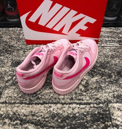 Nike Dunk Low triple Pink gs
