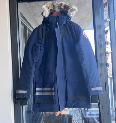 New- Erickson Parka In Blue Style And Warmth In One