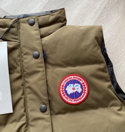 Rare Woman Canada Goose Freestyle Puffer Vest