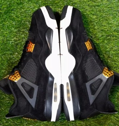 Jordan 4 Retro royalty