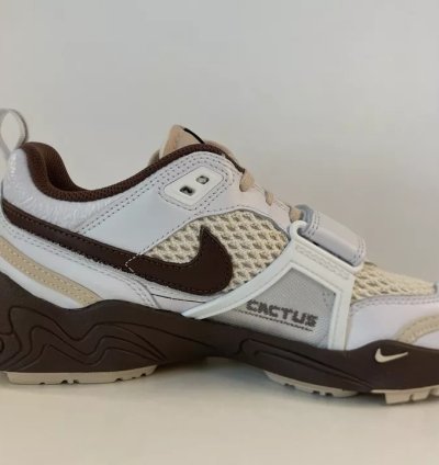 Nike X Travis Scott Zoom Field Jaxx Light Chocolate