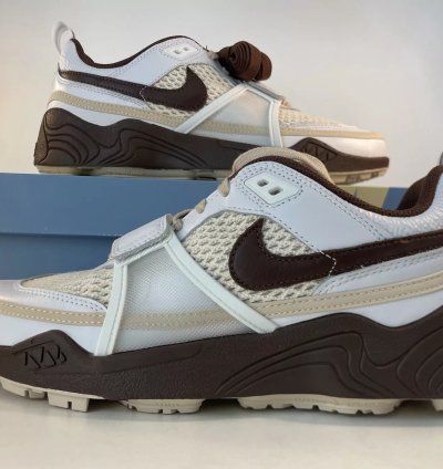 Nike X Travis Scott Zoom Field Jaxx Light Chocolate