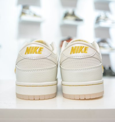 280 Nike Sb Dunk Low Beige Light Yellow Pearlescent Starry Sky Xb3802-347 -