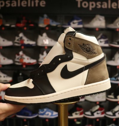 Air Jordan 1 Retro High Og dark Mocha 555088-105