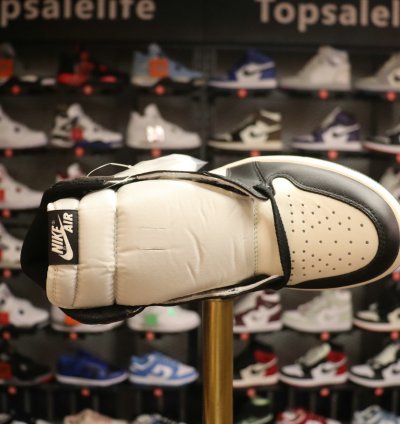 Air Jordan 1 Retro High Og dark Mocha 555088-105