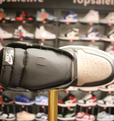 Air Jordan 1 Retro High Og shadow 2018 555088-013