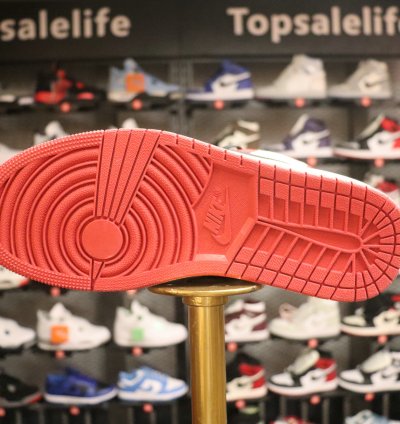 Air Jordan 1 Retro High Og chicago 2015 555088-101