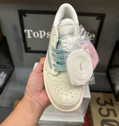 Travis Scott X Air Jordan 1 Low Cream Tiffany