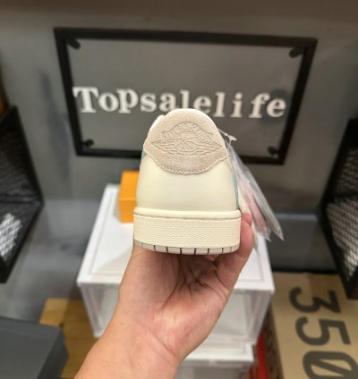 Travis Scott X Air Jordan 1 Low Cream Tiffany