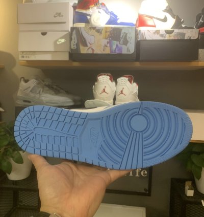 Jordan 1 Retro High Og University Blue 555088-134
