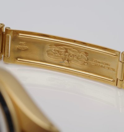 Rolex Daytona 6263 8 18k Gold 1979 Service Papers