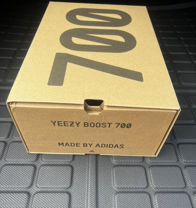 Adidas Yeezy 700 Utility Black Men - Fv5304