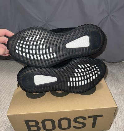 Adidas Yeezy Boost 350 V2