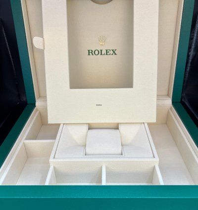 Rolex Daytona Baguette Diamond Bezel Iceblue Arabic Dial