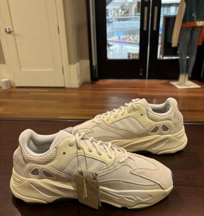 Adidas Yeezy Boost 700 Analog