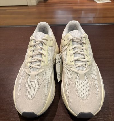 Adidas Yeezy Boost 700 Analog