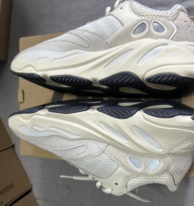 Adidas Yeezy Boost 700 Analog 2019