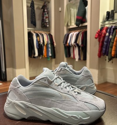 Adidas Yeezy Boost 700 V2