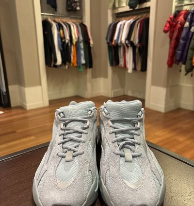 Adidas Yeezy Boost 700 V2