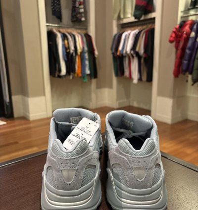 Adidas Yeezy Boost 700 V2