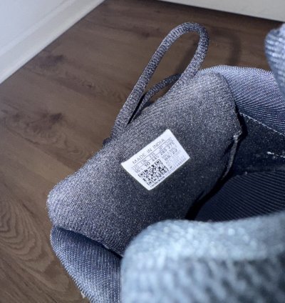 Adidas Yeezy Boost 700 V2 Vanta