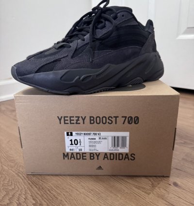 Adidas Yeezy Boost 700 V2 Vanta