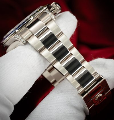 Rolex Daytona Cosmograph Daytona White Gold Rainbow Diamonds 116599rbow Box Papers