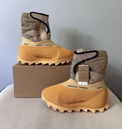 Adidas Yeezy Knit Rnr Boot In Sulfur