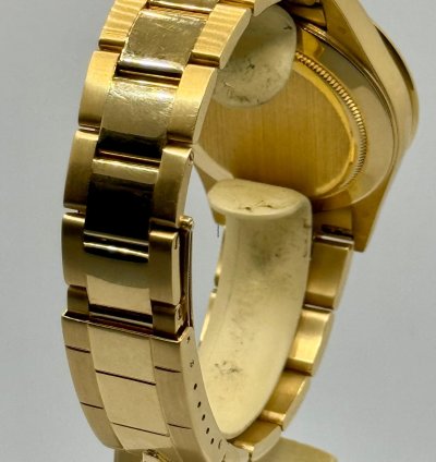 Rolex Daytona Factory Ruby And Diamonds Pave Dial 1992