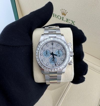 Rolex Daytona Pave Diamond Dial Bugguatte Diamond Bezel